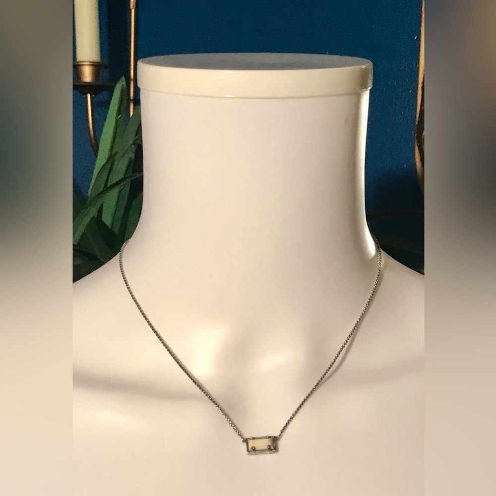 Kendra Scott White Pendant Silver Tone Adjustable Necklace